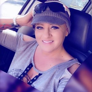 Meet your Posher, Monica